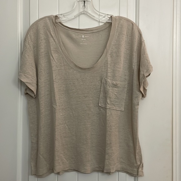 Gap camo shorts with matching top - Picture 3 of 6